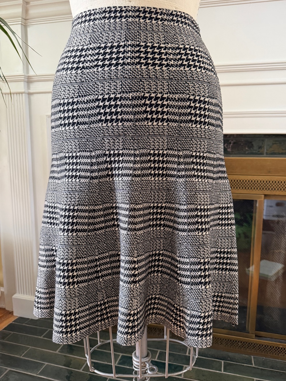 Max Studio houndstooth high waist knit skirt size small/medium